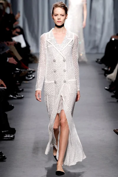 Look 63